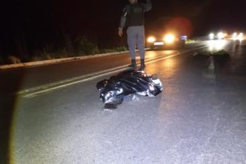 Carro atropela e mata dois homens na estrada da Guia, em MT