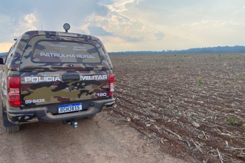 Mulher é agredida e ameaçada pelo companheiro em fazenda em Campo Novo do Parecis; suspeito está foragido