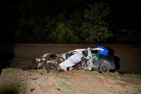 Motorista de Saveiro morre após bater em ônibus com 24 pessoas