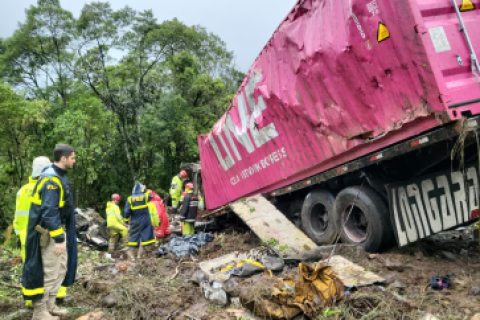 Acidente com equipe de remo de atletas adolescentes tem 9 mortos no Paraná