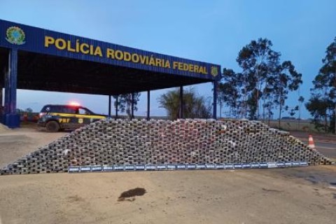 Homem é preso transportando 961 kg de cocaína na BR-364