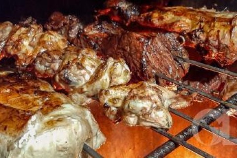 Dupla invade churrasco e mata homem a tiros