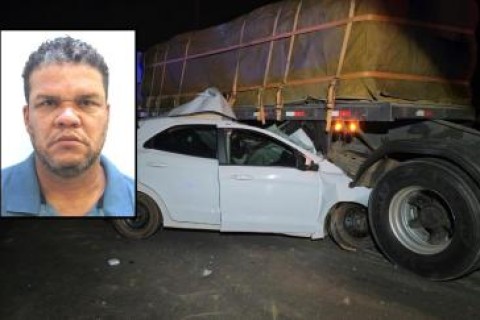 Motorista morre preso às ferragens após bater em carreta em MT