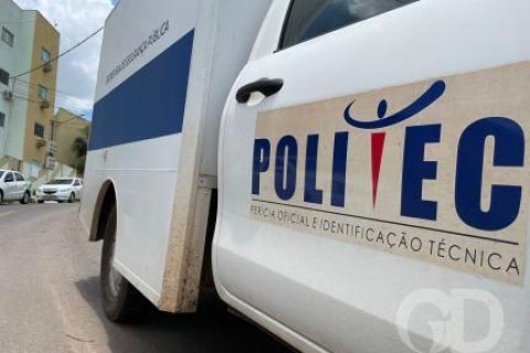 Mulher é encontrada morta em casa