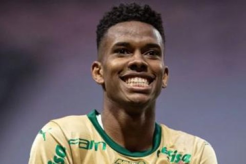 Estêvão brilha e assume a artilharia do Brasileiro antes de se juntar à seleção