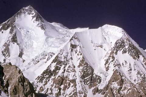 Dois alpinistas russos são resgatados feridos após 6 dias presos em pico no Paquistão