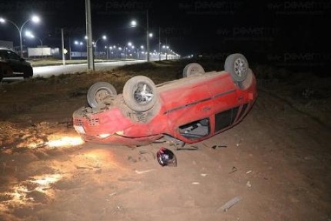 Jovem capota carro e morre em avenida de Nova Mutum