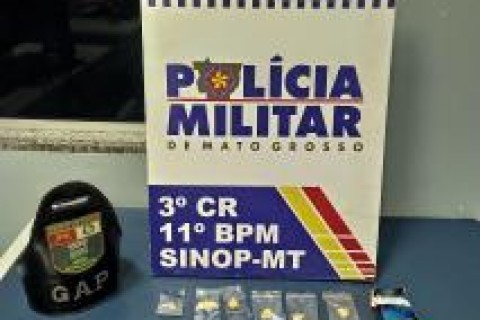 PM prende dupla que comercializava droga utilizando moto